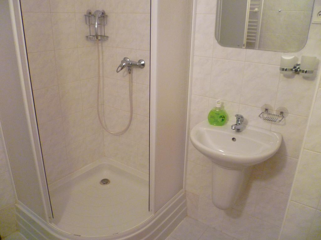 V+V Pension Harrachov Kamer foto